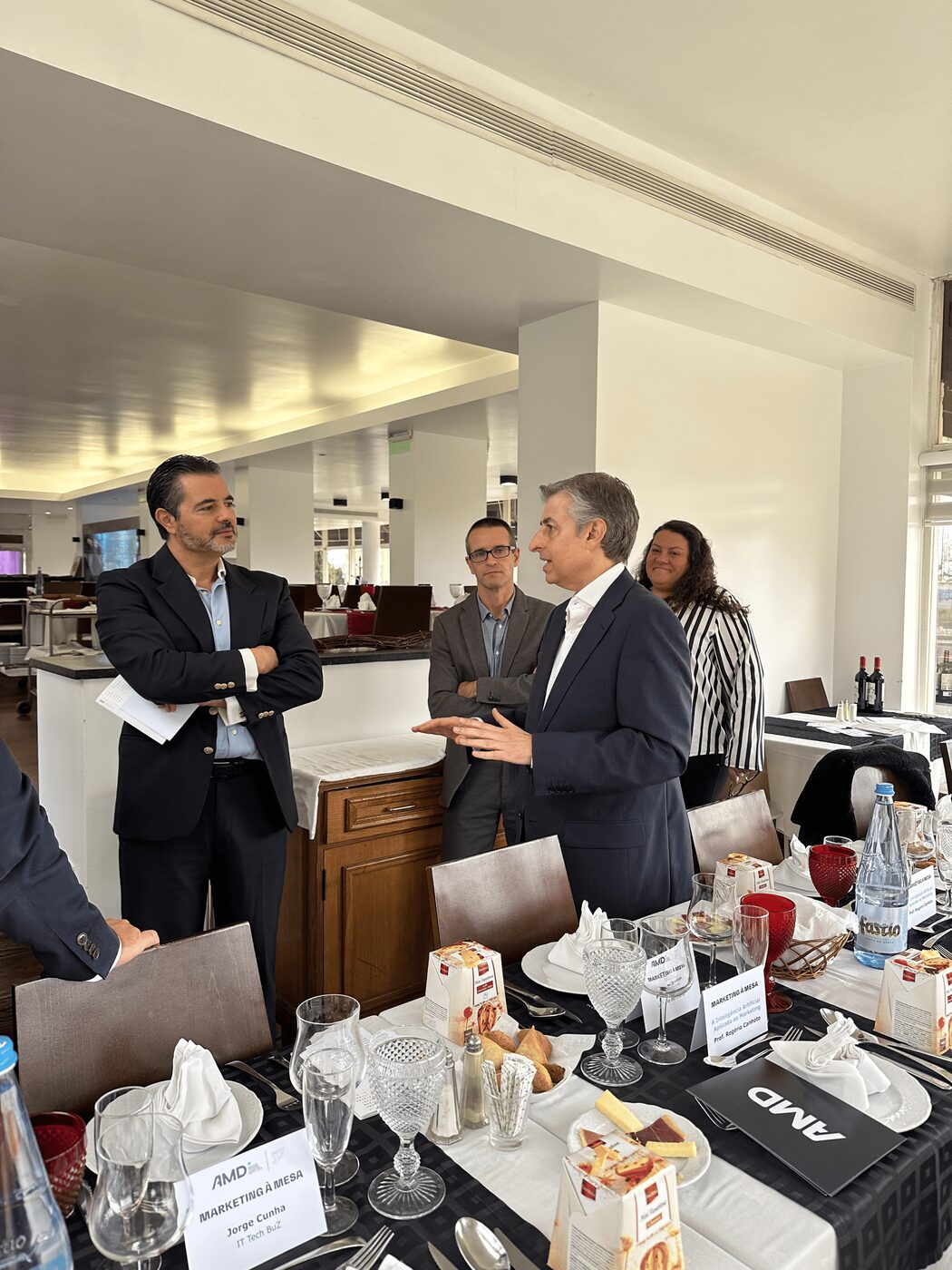 Participantes no primeiro Marketing à Mesa da AMD, com Rogério Canhoto (18)